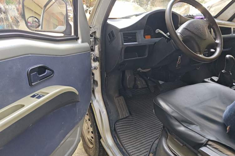 Used Wuling Zhiguang 2015 1.2L Practical LS-I Model Driver Seat
