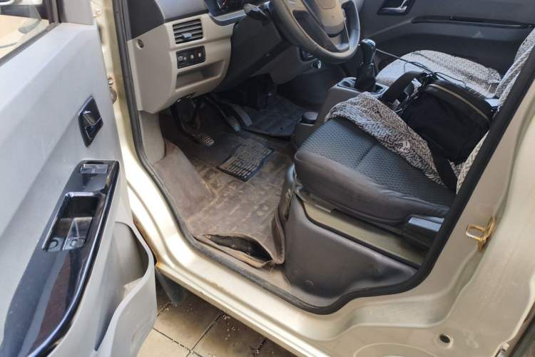 Used Wuling Zhiguang 2015 1.2L S Practical Model LSI Driver Seat