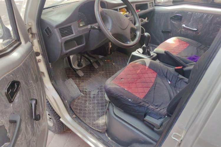 Used Wuling Zhiguang 2015 1.2L S Practical Model LSI Driver Seat