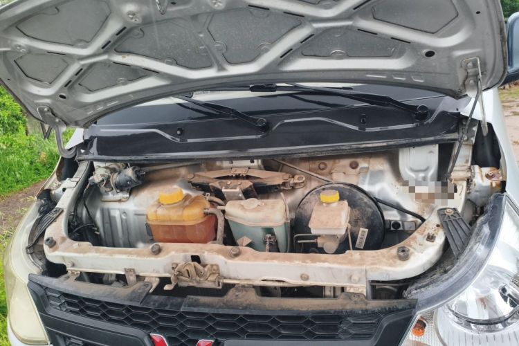 Used Wuling Zhiguang 2015 1.2L S Practical Model LSI Engine Bay