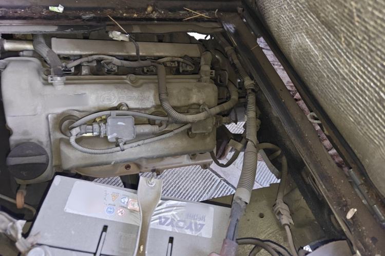 Used Wuling Zhiguang 2015 1.2L Practical LS-I Model Engine Bay