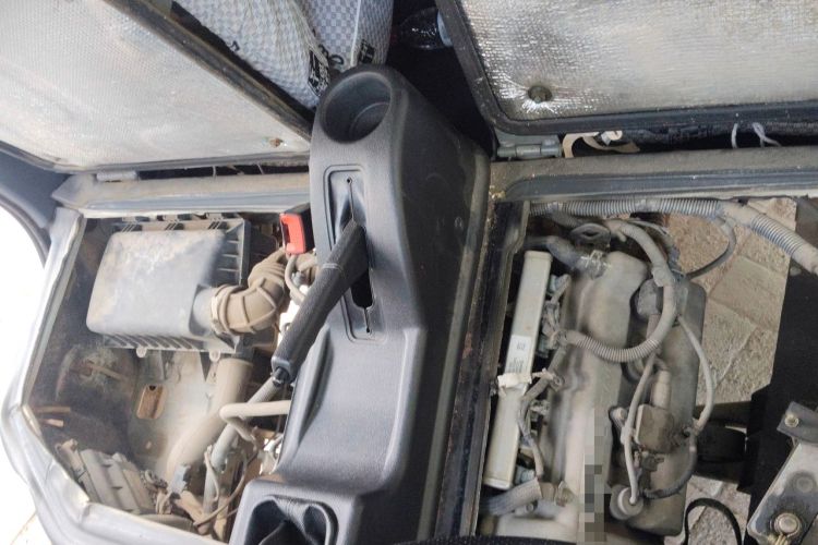 Used Wuling Zhiguang 2015 1.2L Practical LS-I Model Engine Bay