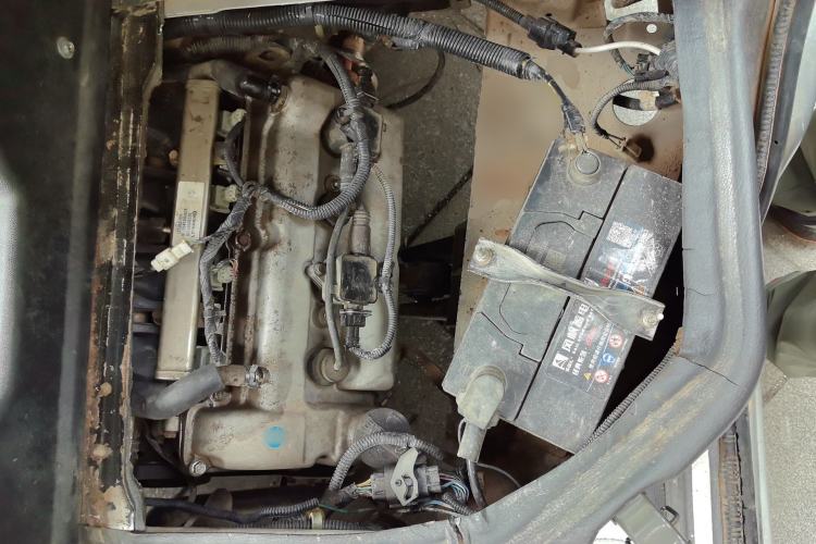 Used Wuling Zhiguang 2015 1.2L Practical LS-I Model Engine Bay