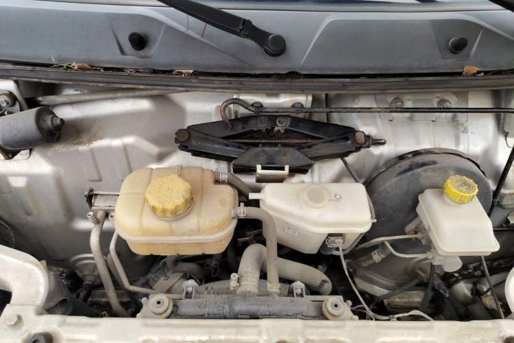 Used Wuling Zhiguang 2015 1.2L Practical LS-I Model Engine Bay