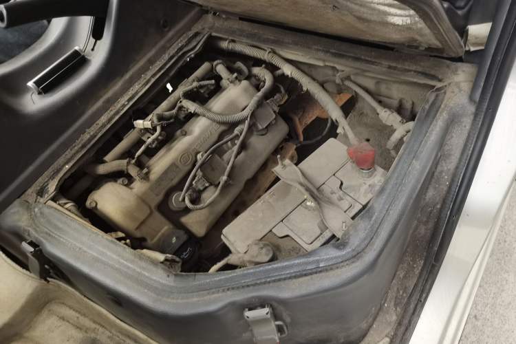 Used Wuling Zhiguang 2015 1.2L S Practical Model LSI Engine Bay