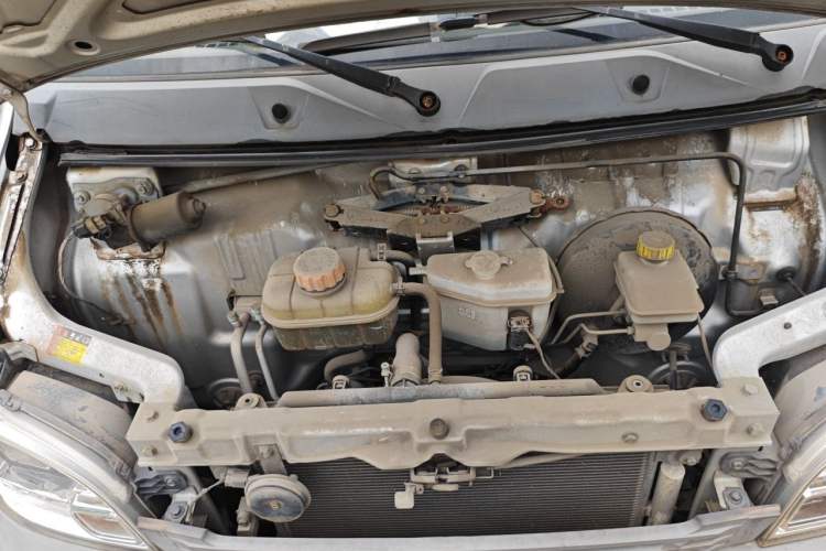 Used Wuling Zhiguang 2015 1.2L Practical LS-I Model Engine Bay