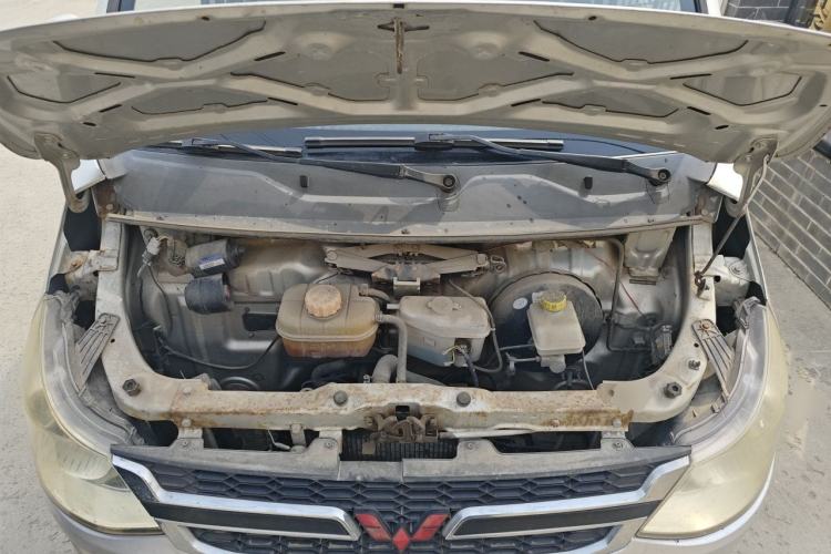 Used Wuling Zhiguang 2015 1.2L S Practical Model LSI Engine Bay