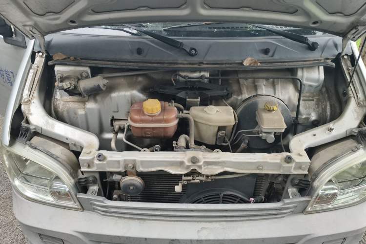 Used Wuling Zhiguang 2015 1.2L Practical LS-I Model Engine Bay