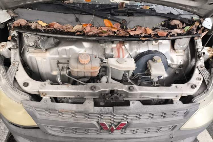 Used Wuling Zhiguang 2015 1.2L S Practical Model LSI Engine Bay