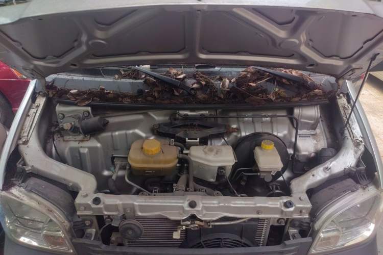 Used Wuling Zhiguang 2015 1.2L Practical LS-I Model Engine Bay