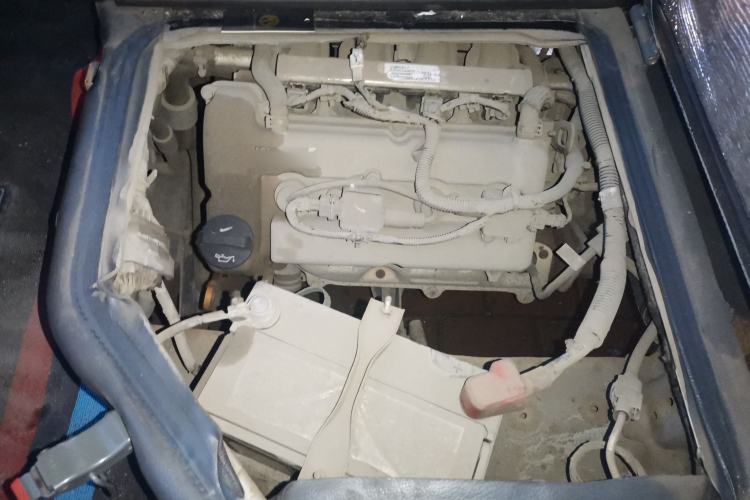 Used Wuling Zhiguang 2015 1.2L Practical LS-I Model Engine Bay