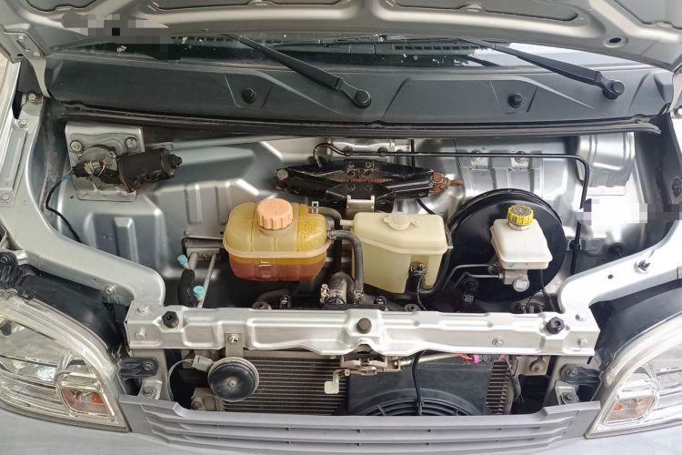 Used Wuling Zhiguang 2015 1.2L Practical LS-I Model Engine Bay