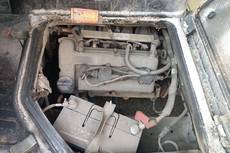 Used Wuling Zhiguang 2015 1.2L Practical LS-I Model Engine Bay