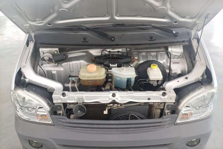 Used Wuling Zhiguang 2015 1.2L Standard Model LSI Engine Bay