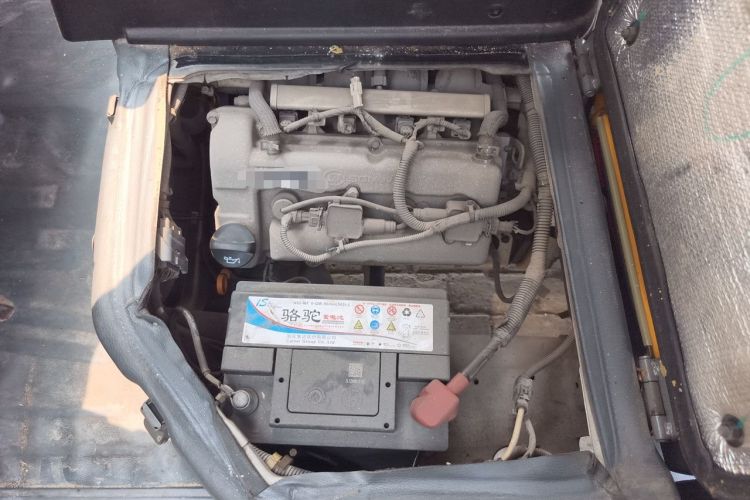 Used Wuling Zhiguang 2015 1.2L Practical LS-I Model Engine Bay