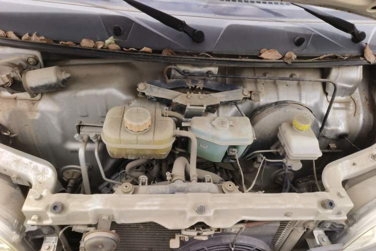 Used Wuling Zhiguang 2015 1.2L Practical LS-I Model Engine Bay