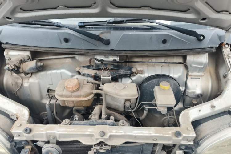 Used Wuling Zhiguang 2015 1.2L Practical LS-I Model Engine Bay