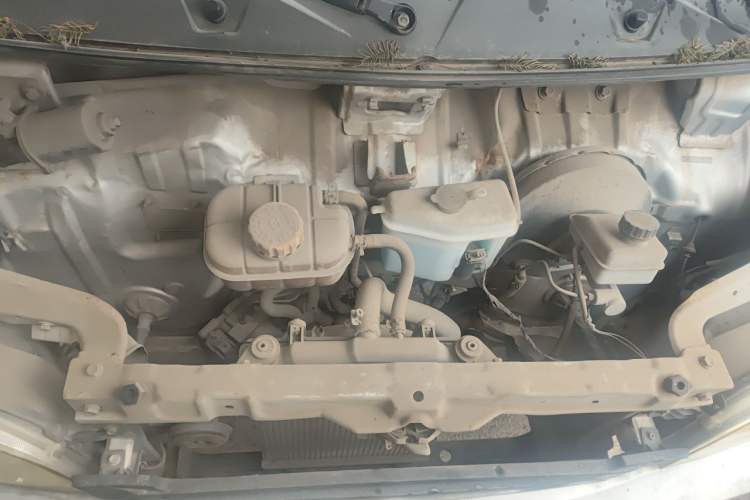 Used Wuling Zhiguang 2015 1.2L Practical LS-I Model Engine Bay