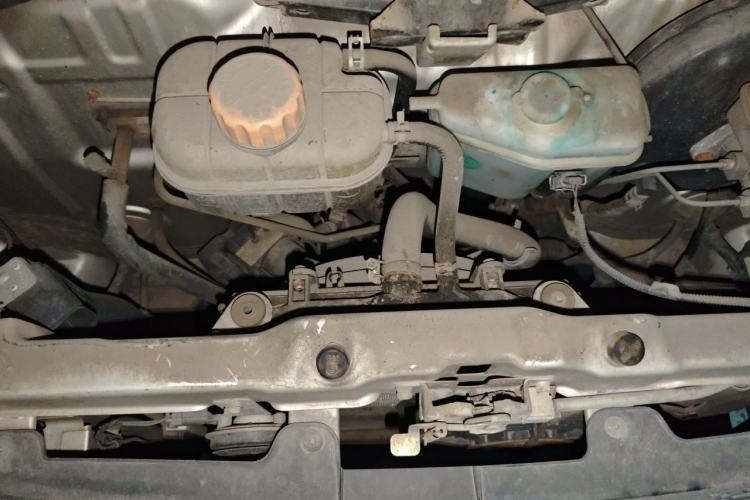 Used Wuling Zhiguang 2015 1.2L S Standard Model LSI Engine Bay