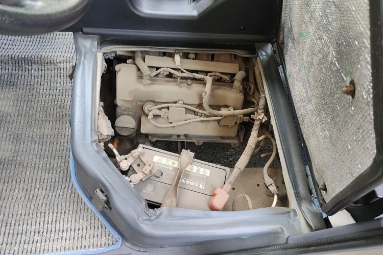 Used Wuling Zhiguang 2015 1.2L Practical LS-I Model Engine Bay