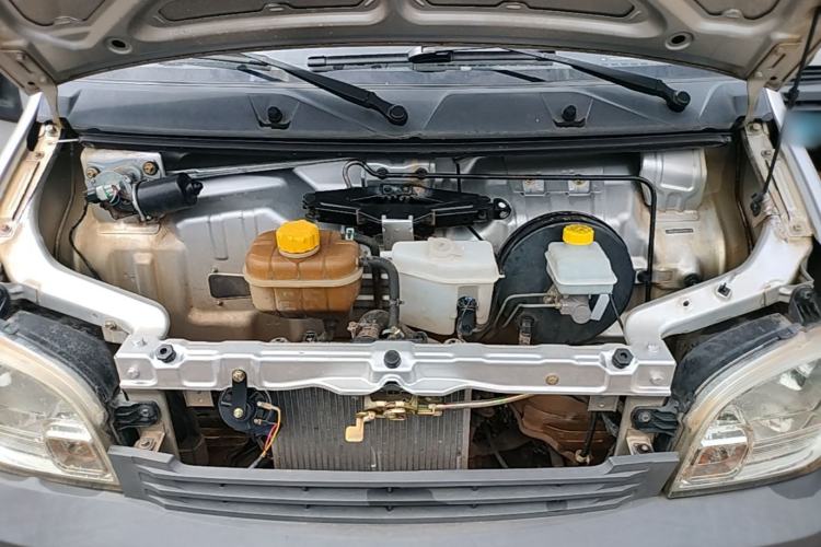 Used Wuling Zhiguang 2015 1.2L Practical LS-I Model Engine Bay