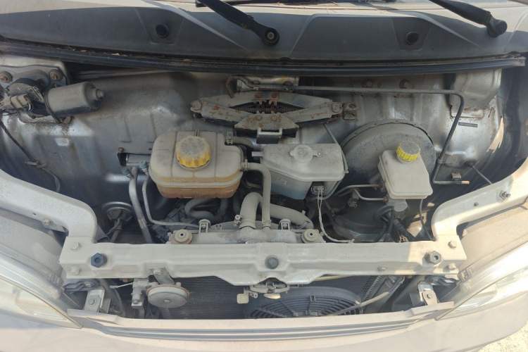 Used Wuling Zhiguang 2015 1.2L Practical LS-I Model Engine Bay
