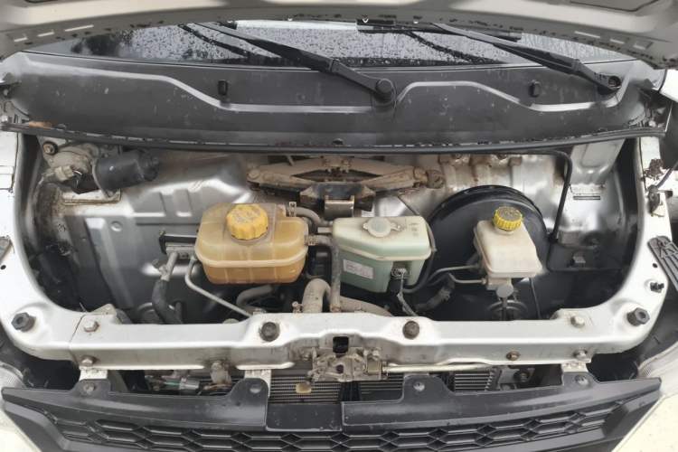 Used Wuling Zhiguang 2015 1.2L S Practical Model LSI Engine Bay