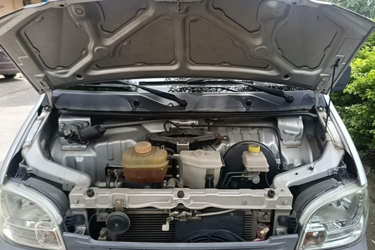 Used Wuling Zhiguang 2015 1.2L Practical LS-I Model Engine Bay