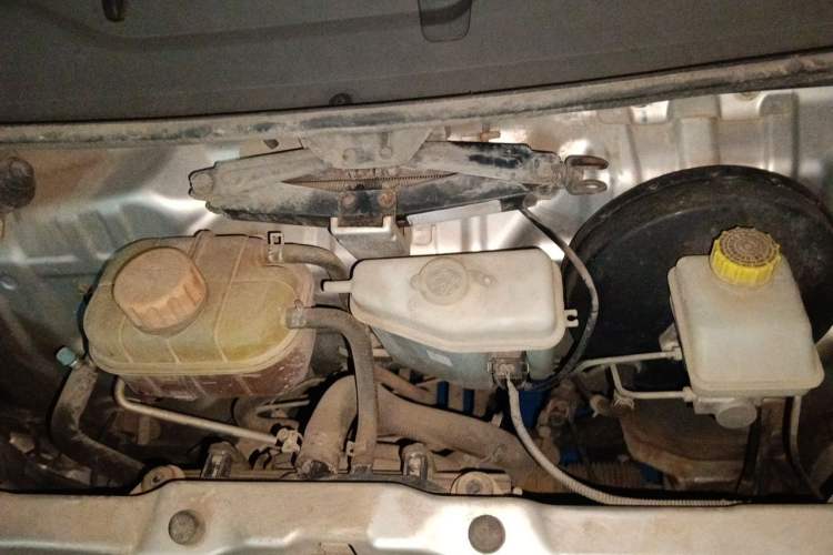Used Wuling Zhiguang 2015 1.2L S Standard Model LSI Engine Bay