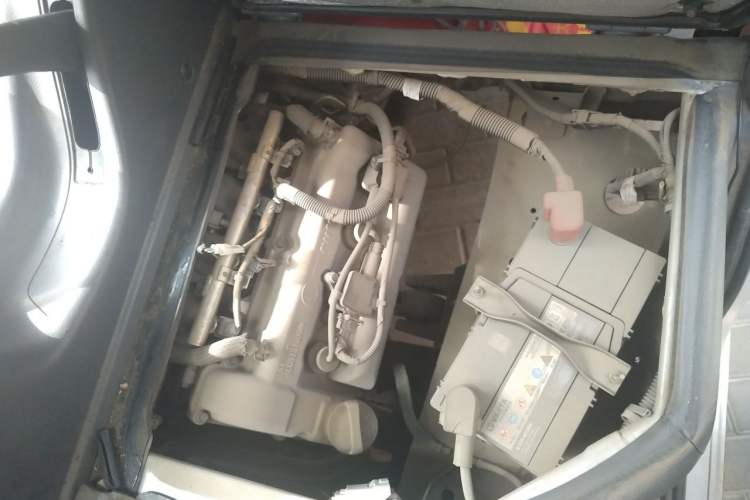 Used Wuling Zhiguang 2015 1.2L S Practical Model LSI Engine Bay