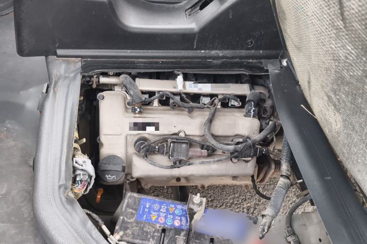 Used Wuling Zhiguang 2015 1.2L Practical LS-I Model Engine Bay