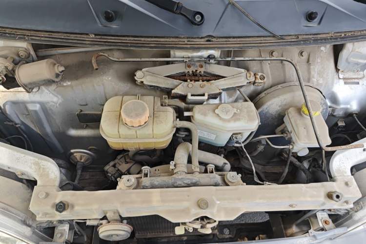 Used Wuling Zhiguang 2015 1.2L Practical LS-I Model Engine Bay