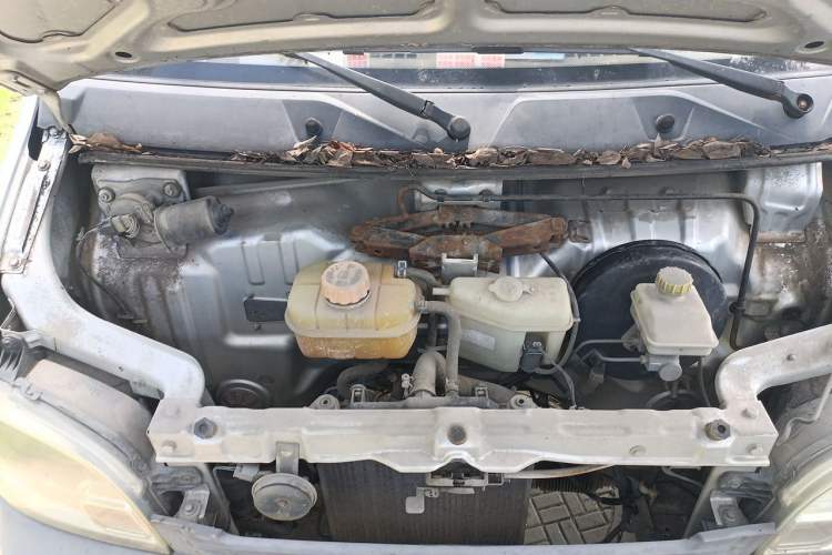 Used Wuling Zhiguang 2015 1.2L Practical LS-I Model Engine Bay