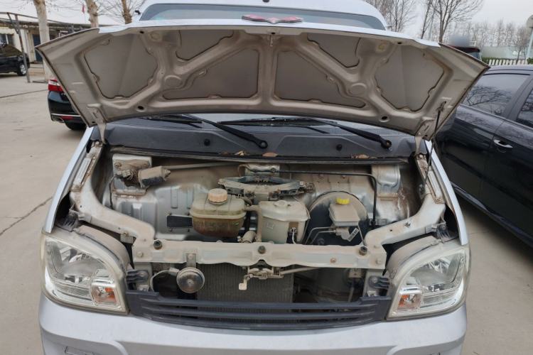 Used Wuling Zhiguang 2015 1.2L Practical LS-I Model Engine Bay