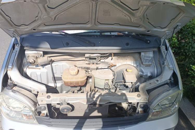 Used Wuling Zhiguang 2015 1.2L S Practical Model LSI Engine Bay