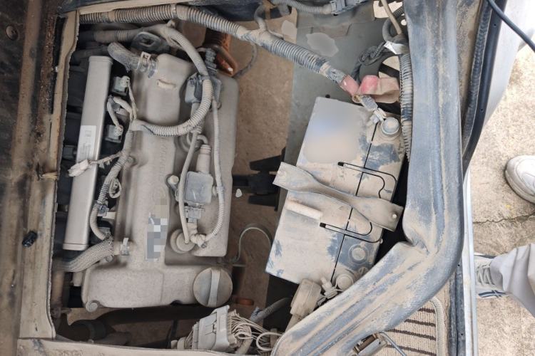 Used Wuling Zhiguang 2015 1.2L Standard Model LSI Engine Bay