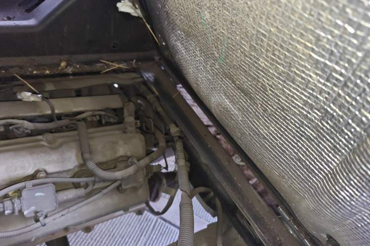 Used Wuling Zhiguang 2015 1.2L Practical LS-I Model Engine Bay Left