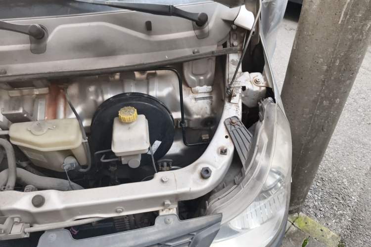 Used Wuling Zhiguang 2015 1.2L S Practical Model LSI Engine Bay Left