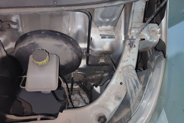 Used Wuling Zhiguang 2015 1.2L S Practical Model LSI Engine Bay Left