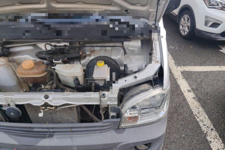 Used Wuling Zhiguang 2015 1.2L Practical LS-I Model Engine Bay Left