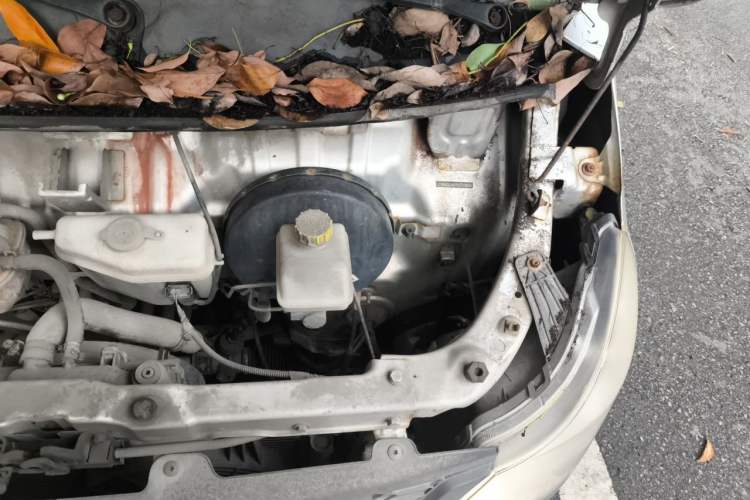 Used Wuling Zhiguang 2015 1.2L S Practical Model LSI Engine Bay Left
