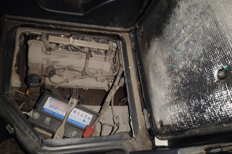 Used Wuling Zhiguang 2015 1.2L Practical LS-I Model Engine Bay Left