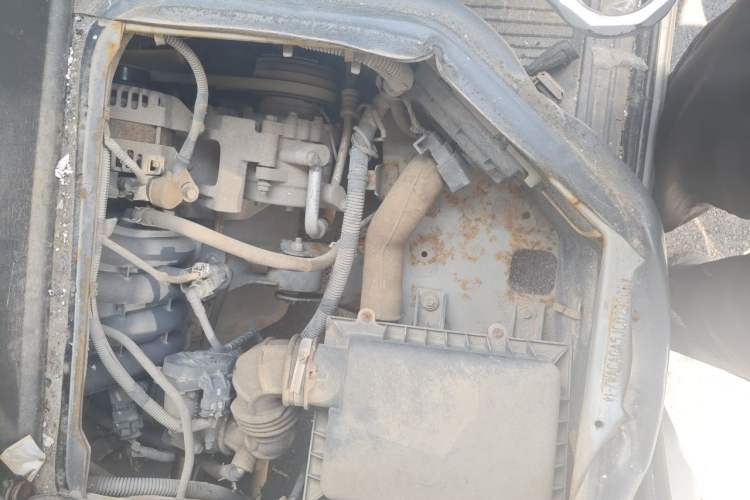 Used Wuling Zhiguang 2015 1.2L S Practical Model LSI Engine Bay Left