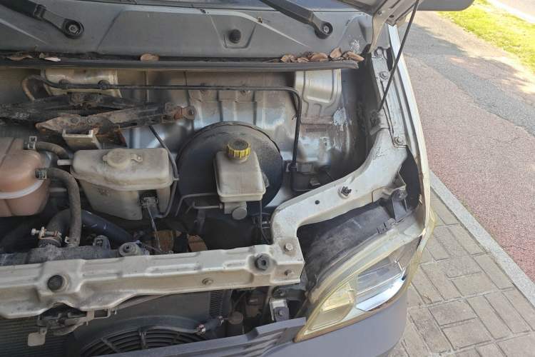 Used Wuling Zhiguang 2015 1.2L Practical LS-I Model Engine Bay Left