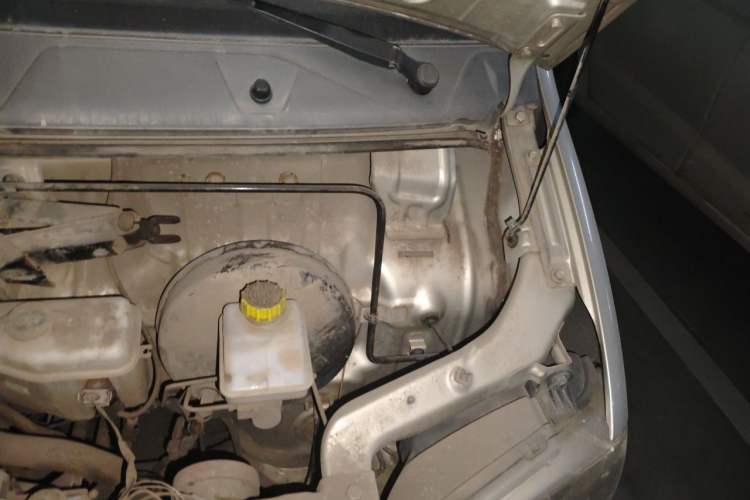 Used Wuling Zhiguang 2015 1.2L S Practical Model LSI Engine Bay Left