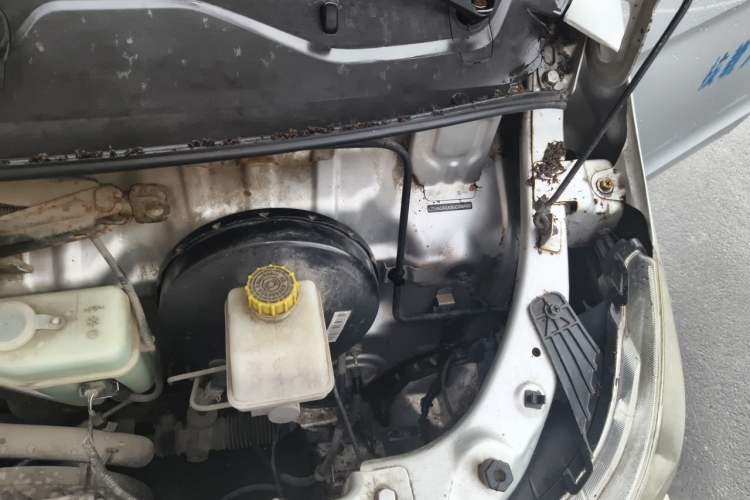 Used Wuling Zhiguang 2015 1.2L S Practical Model LSI Engine Bay Left