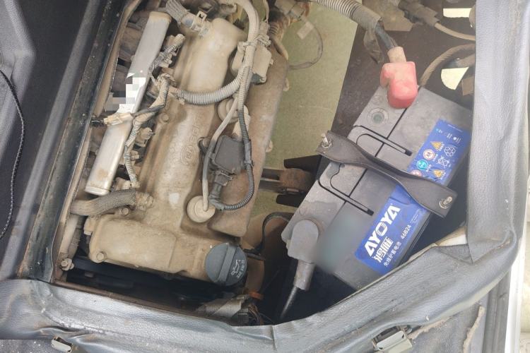 Used Wuling Zhiguang 2015 1.2L Practical LS-I Model Engine Bay Left