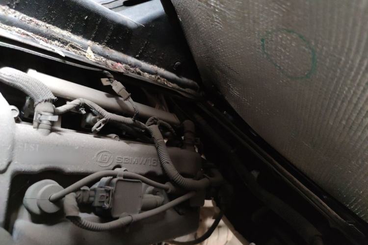 Used Wuling Zhiguang 2015 1.2L S Practical Model LSI Engine Bay Left