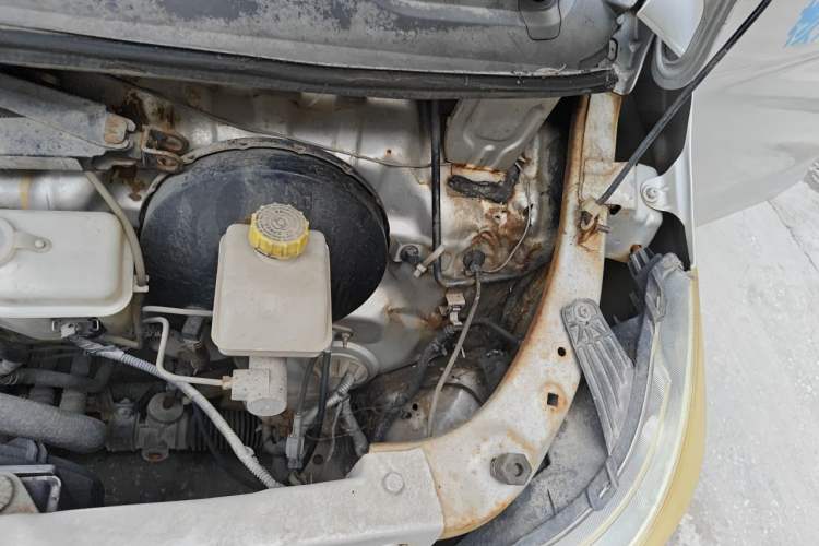 Used Wuling Zhiguang 2015 1.2L S Practical Model LSI Engine Bay Left