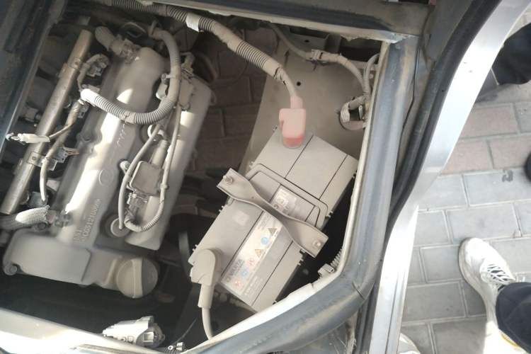 Used Wuling Zhiguang 2015 1.2L S Practical Model LSI Engine Bay Left